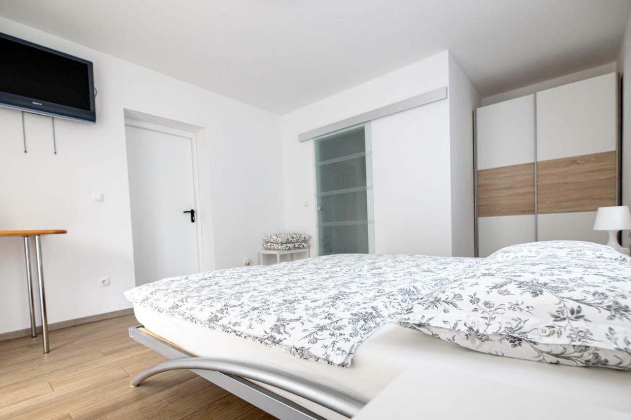 ゴレンスカ地方 Sobe Meta Bed & Breakfast エクステリア 写真